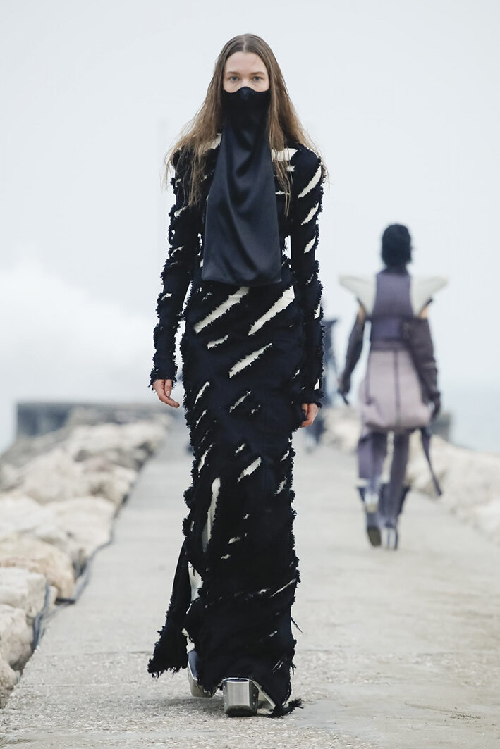 Rick-Owens-RTW-FW21-13-scaled.jpg