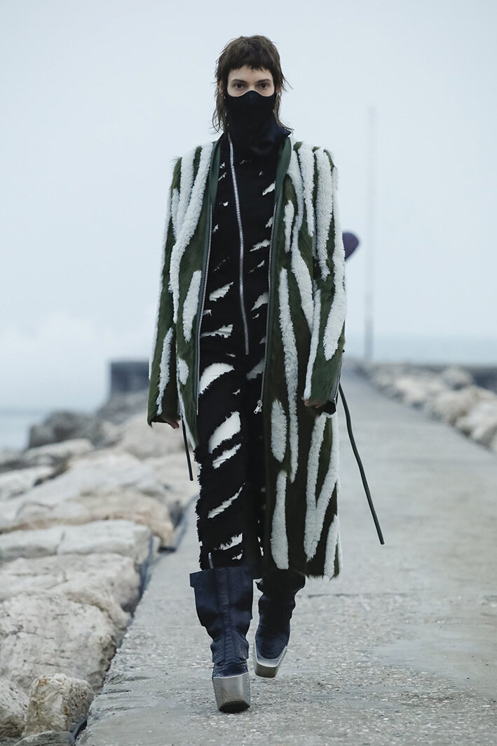 Rick-Owens-RTW-FW21-38-scaled.jpg