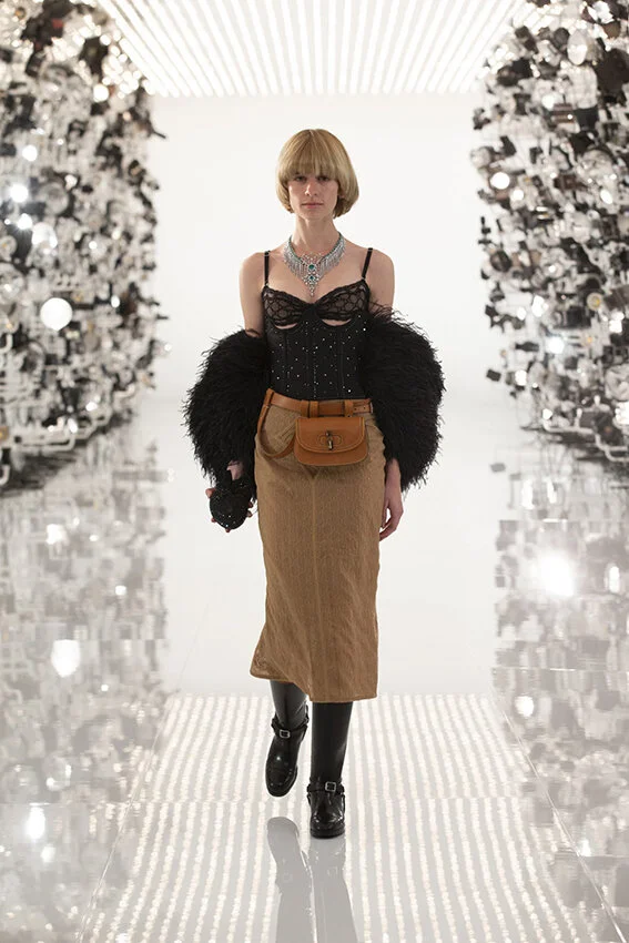 Gucci-fall-2021-aria-fashion-show-the-impression-006-scaled.jpg