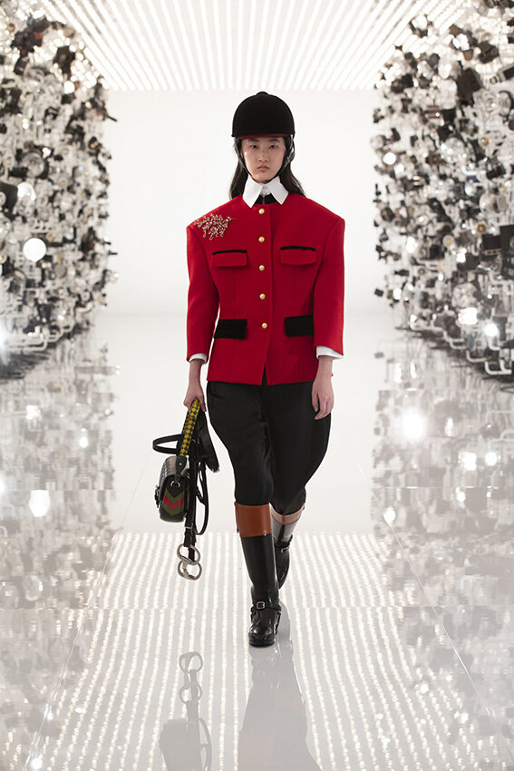 Gucci-fall-2021-aria-fashion-show-the-impression-011-scaled.jpg