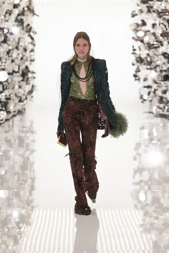 Gucci-fall-2021-aria-fashion-show-the-impression-074-scaled.jpg
