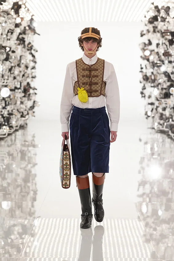Gucci-fall-2021-aria-fashion-show-the-impression-083-scaled.jpg