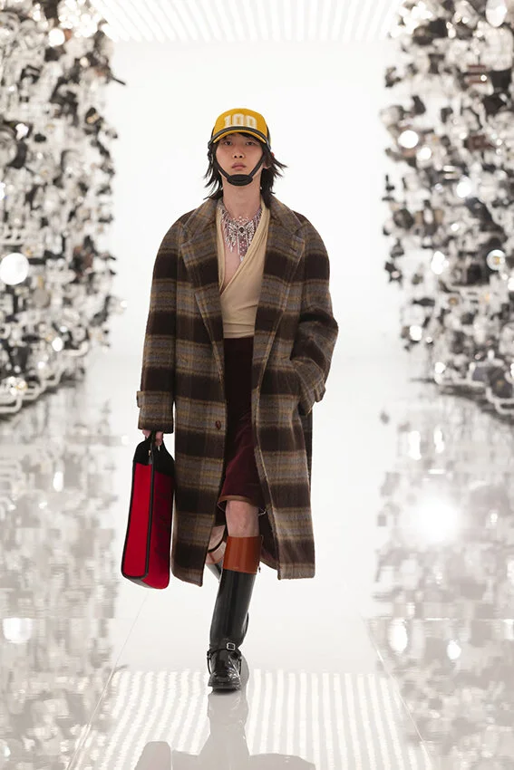 Gucci-fall-2021-aria-fashion-show-the-impression-084-scaled.jpg