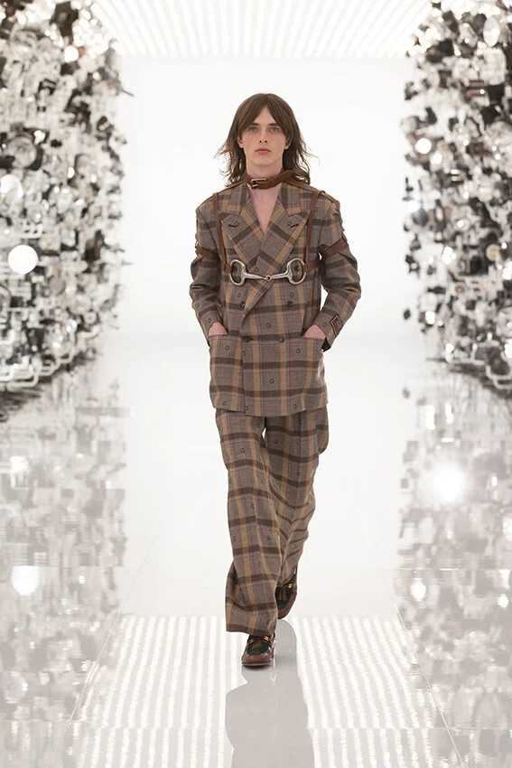 Gucci-fall-2021-aria-fashion-show-the-impression-089-scaled.jpg