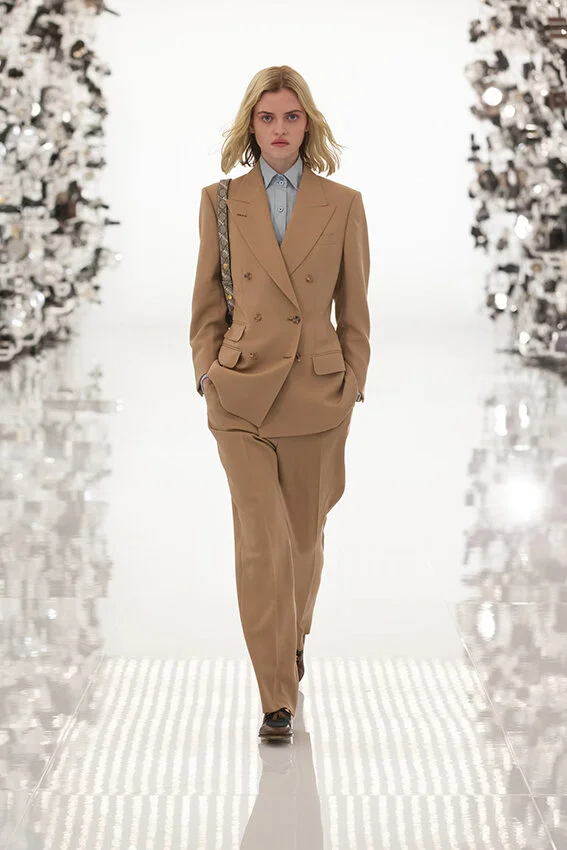 Gucci-fall-2021-aria-fashion-show-the-impression-092-scaled.jpg