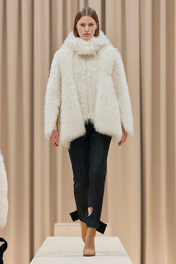 00039-Burberry-Fall-21.jpeg