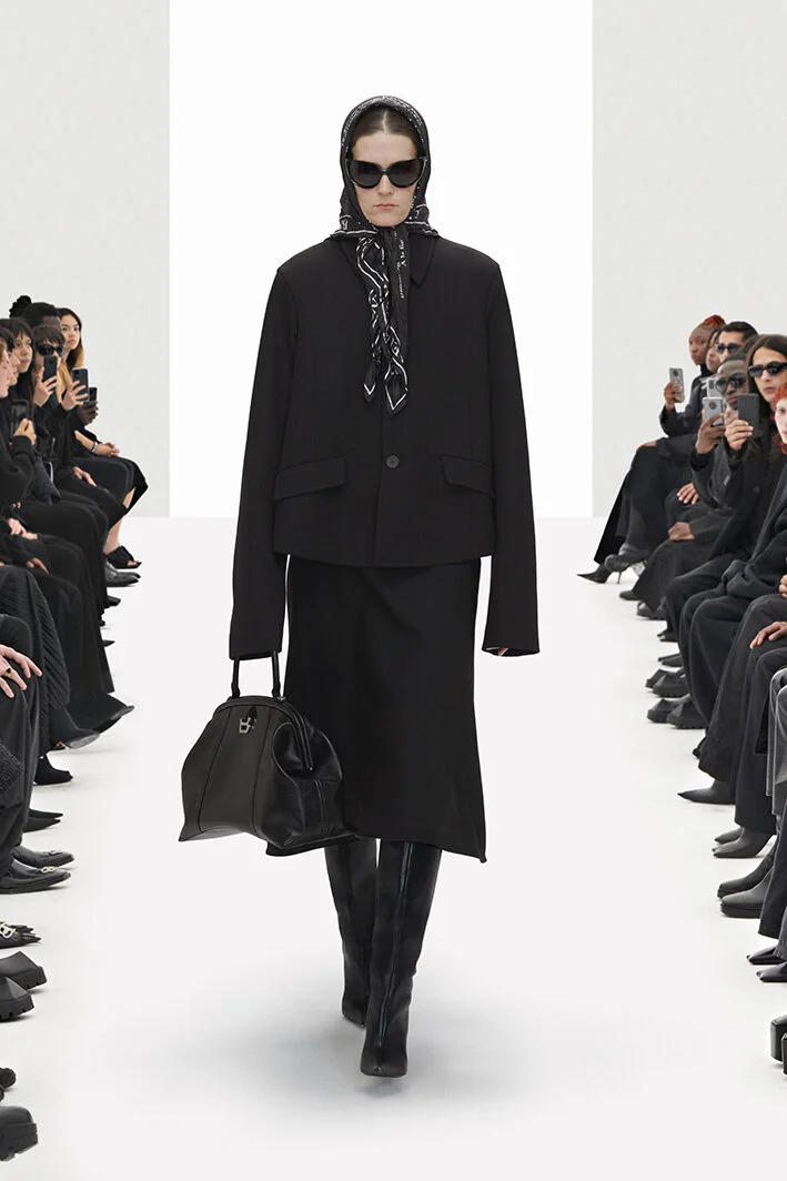 00017-Balenciaga-Spring-2022-RTW.jpeg