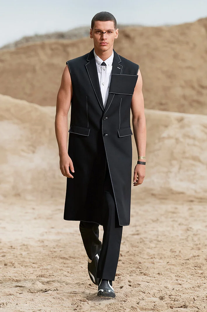 00008-Burberry-Menswear-Spring-22-credit-brand.jpeg