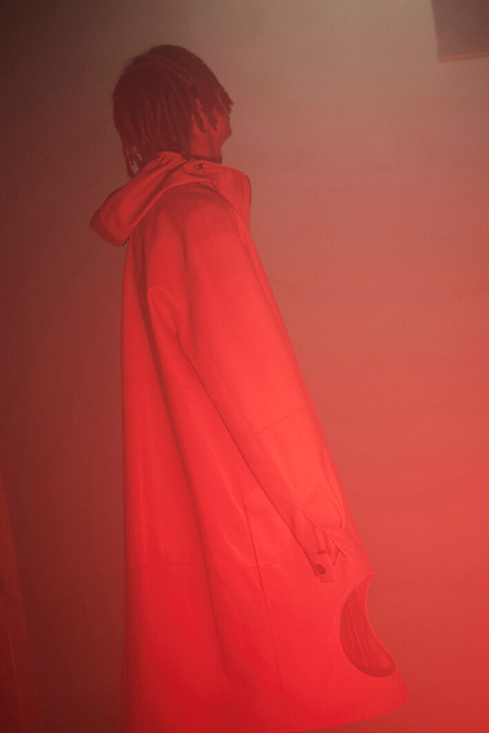 00013-Loewe- Menswear-Spring-22-credit-David-Sims.jpeg