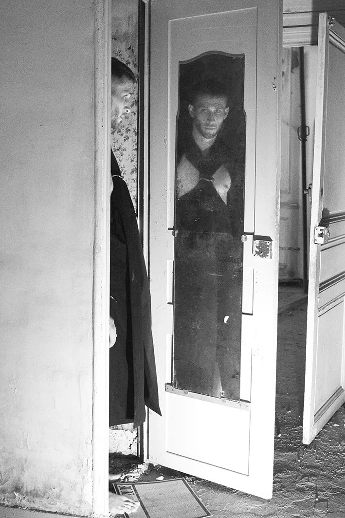 00022-Loewe- Menswear-Spring-22-credit-David-Sims.jpeg