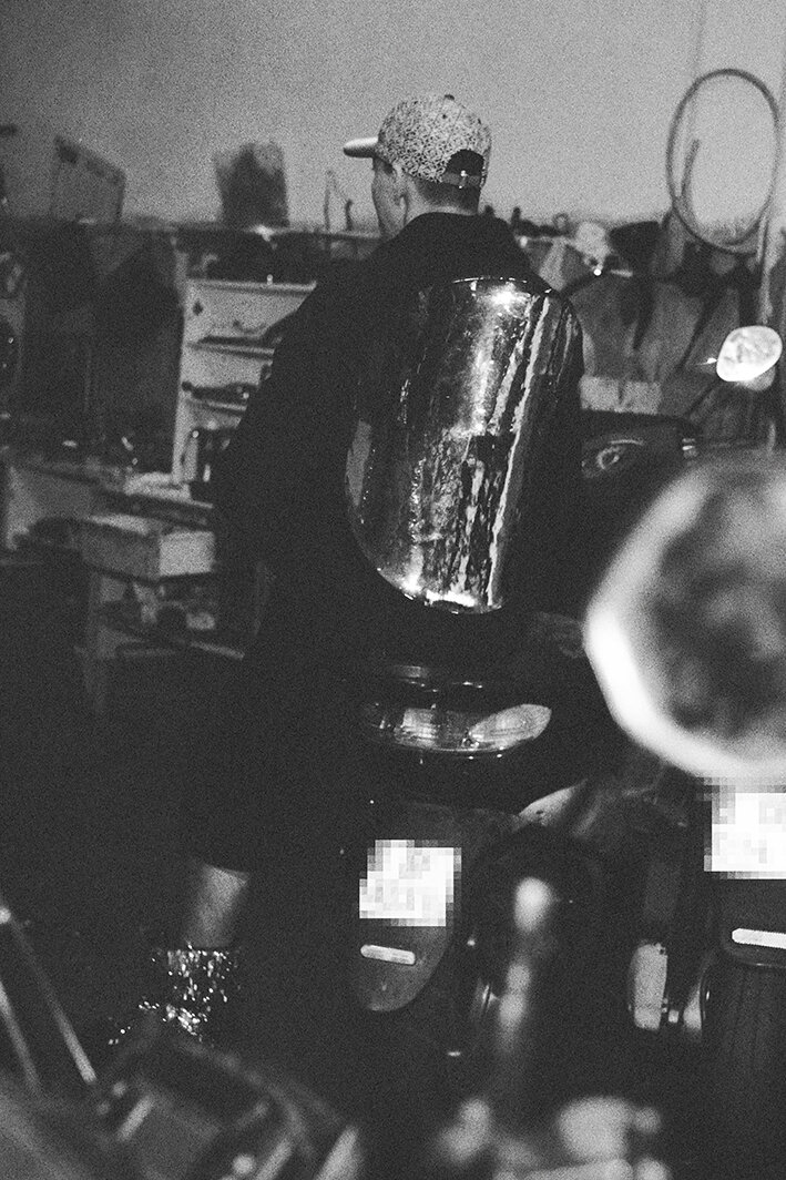 00025-Loewe- Menswear-Spring-22-credit-David-Sims.jpeg