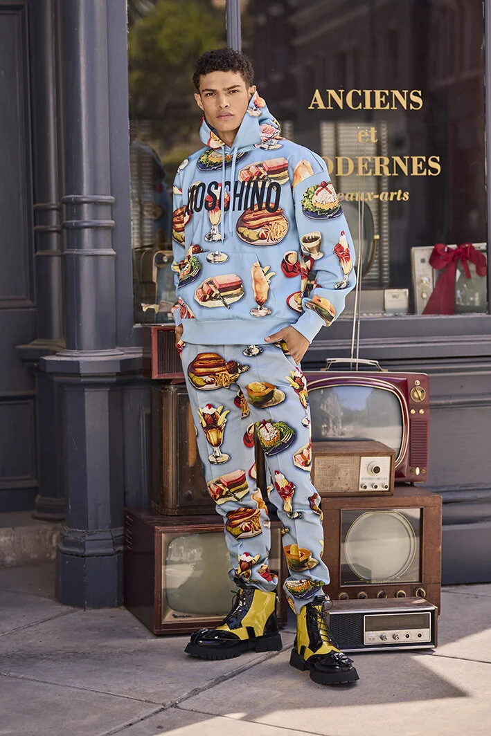 00018-Moschino-Resort-22-And-Mens-Spring-22.jpeg