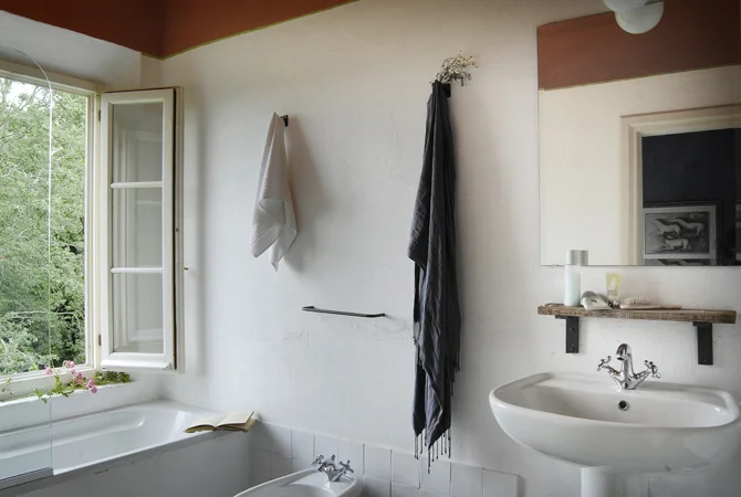 charming bathroom.jpg
