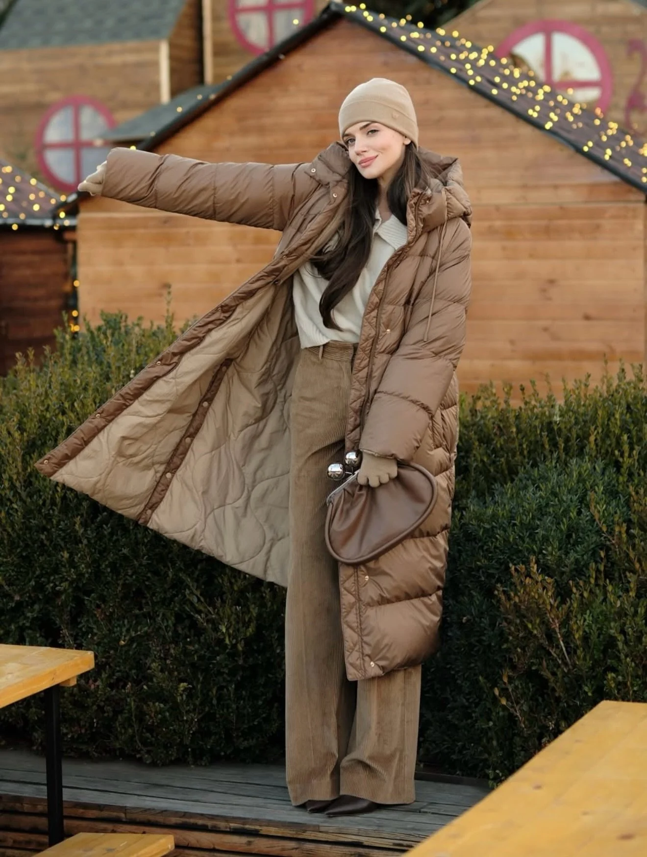 Шикарный пуховик Weekend Max Mara для ваших новогодних историй! Двусторонний, теплый и стильный! С модным лого на спинке, в наличии все размеры - купить со скидкой -20% можно на нашем сайте MODAMILANO.SU