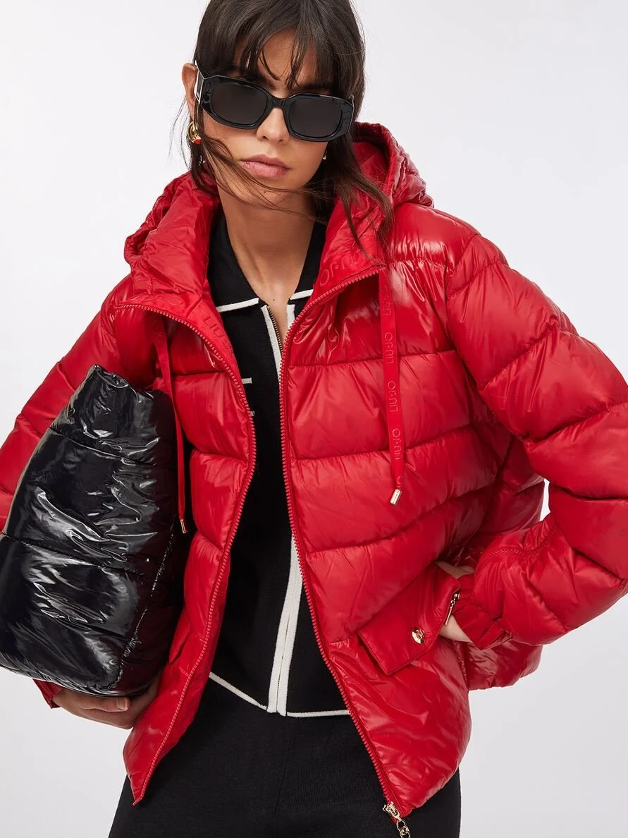 🎁 Активные праздничные дни с LIU&bull;JO действуют скидки -30% и -40% на выборочные модели текущей коллекции зима 2025, уточняйте у наших продавцов 

Вот например - тёплые и стильные пуховики сейчас со скидкой -30% красный и коричневый, размеры есть