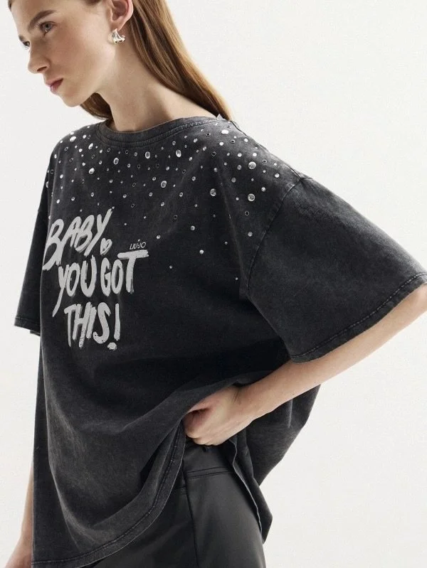 LIU&bull;JO стильная футболка в духе &laquo;гранж&raquo; с модным принтом и клепками, все размеры , модель over-size, в наличии!