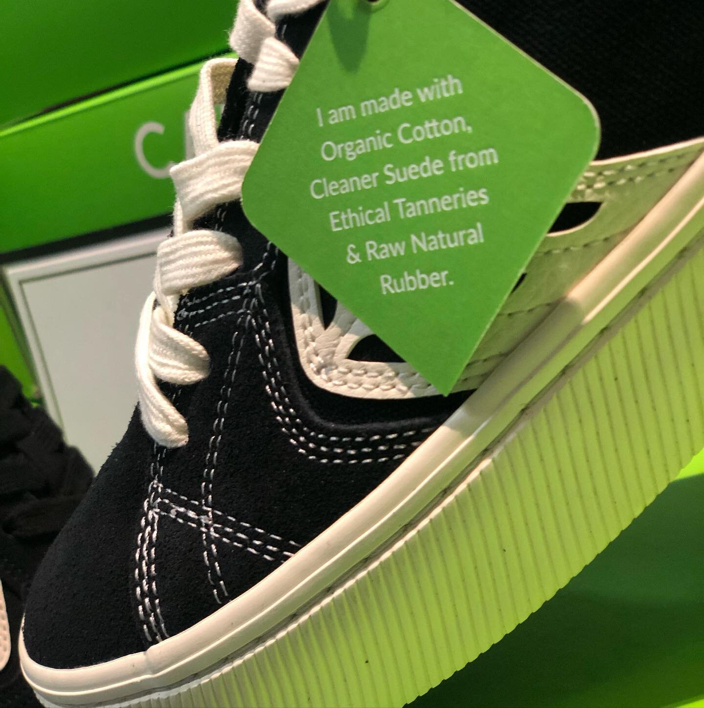 @cariuma we believe in making thinks in a way that&rsquo;s better for people &amp; the planet. 😇

First full vegan, comfy und good looking sneakers 🤩

Best part, get a pair, plant 2 trees to help our planet ☺️ 

Get urs @ sports and trends 🥴

All 