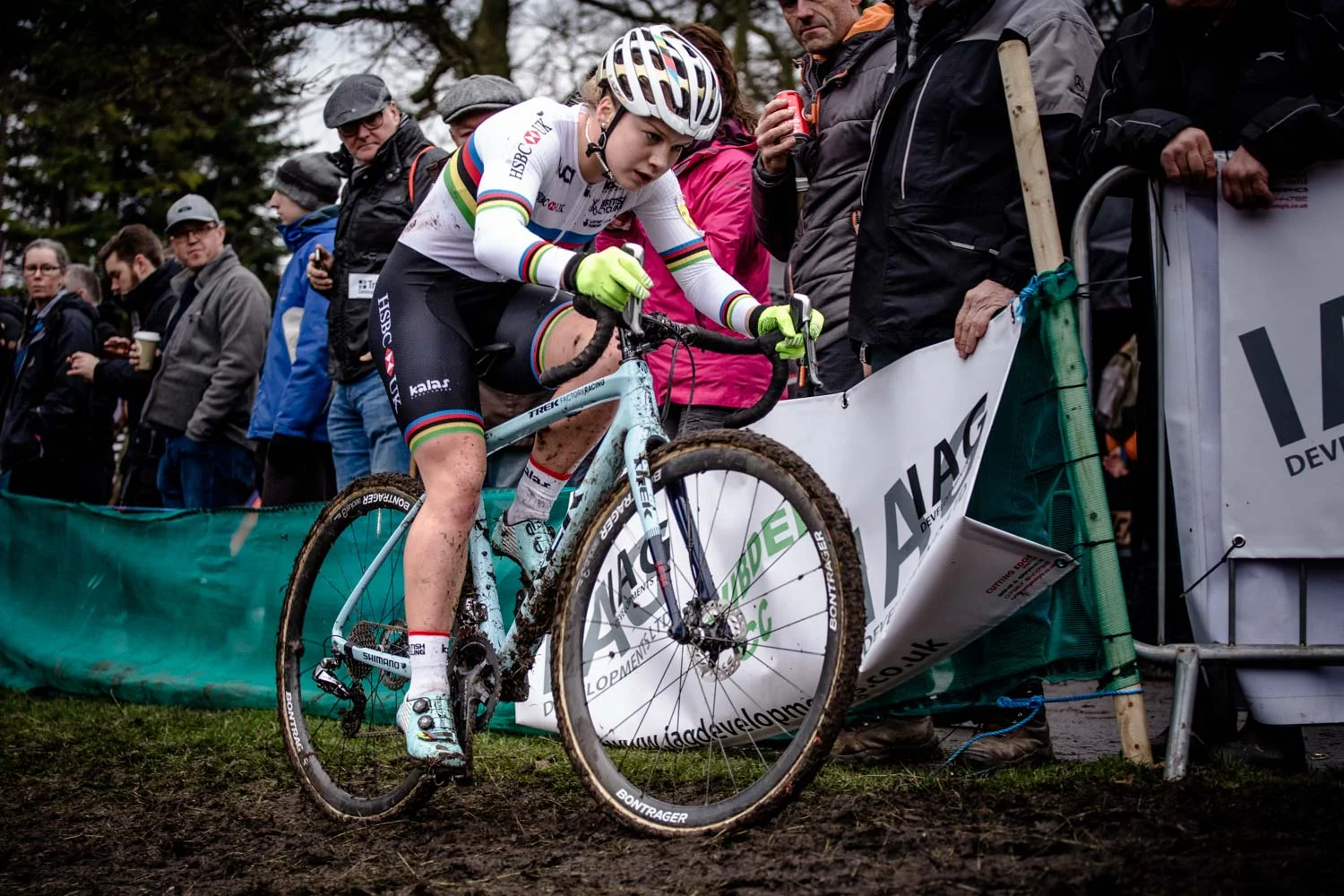 Paolo Viberti (L), Paolo Tomaselli-Corriere della sera (C) and Giorgio Viberti enjoy a laugh before Milano-Sanremo
