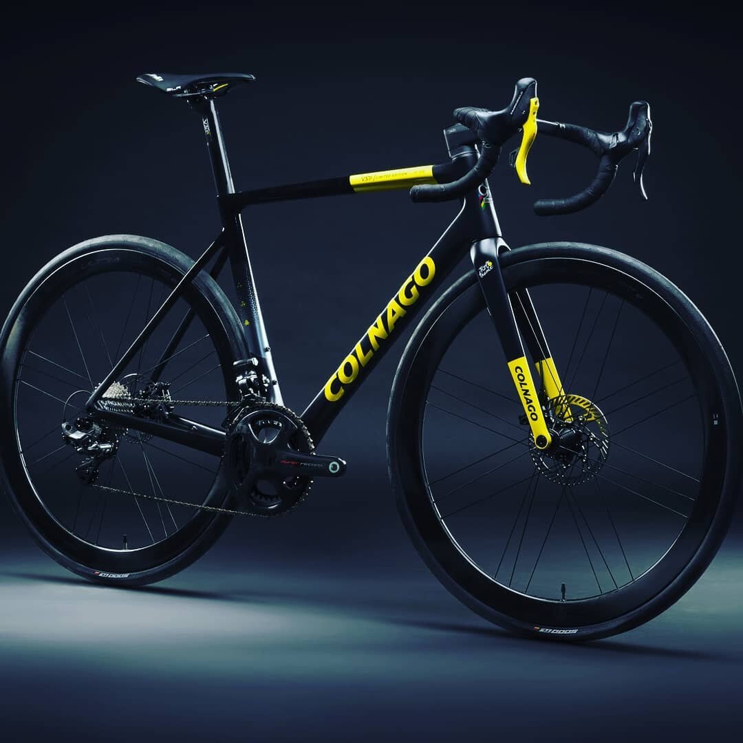 You know when Summer's here: work of art limited edition bikes with a hint of yellow start making an appearance. 

#cyclingphotos #cyclingshots #cyclingkit #colnago #instacycling #cycling #cyclinglife #campagnolo #summer #tourdefrance #tdf2021 #yello