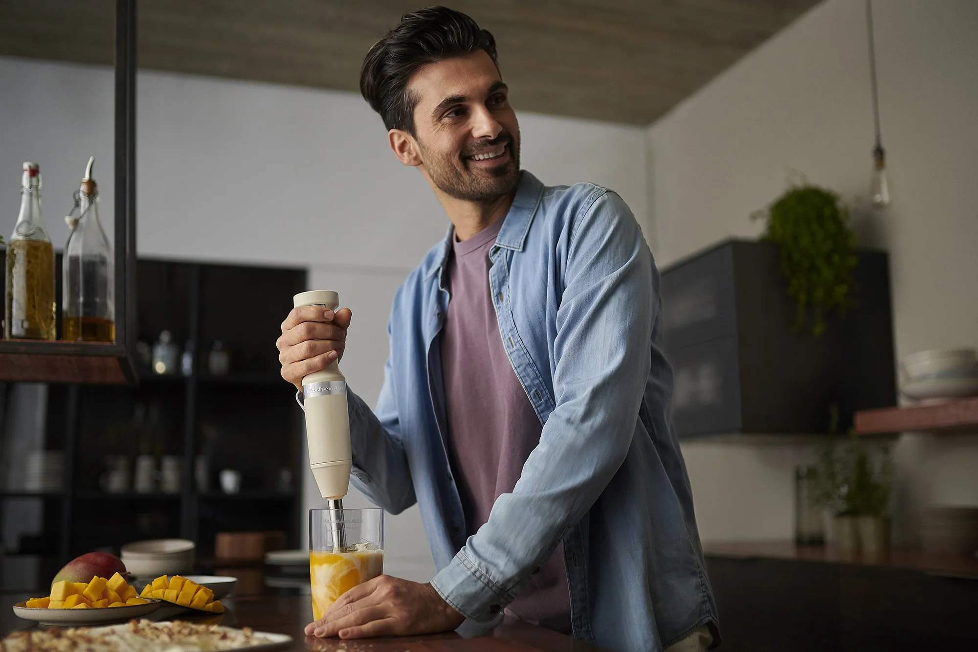 649aa211d940fbd4c39518f2_KA_CordlessHandBlender_Model 6 HOOFDBEELD 3.jpg