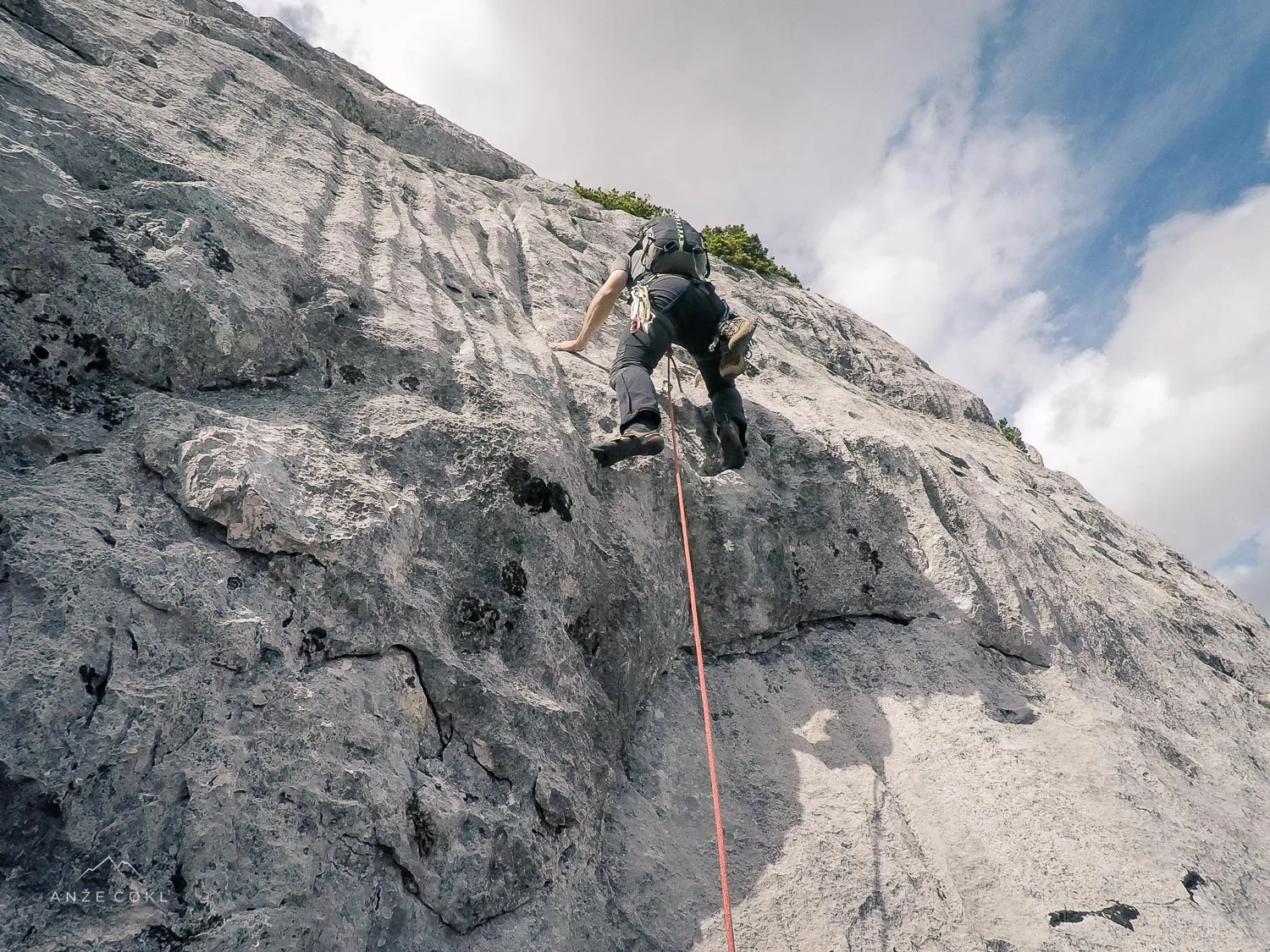 Staničev vrh, Zatišje (VII/V+, 120 m) in Šepetanje (VI-, 160 m)