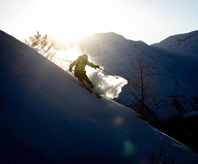 New day&rsquo;s ending high up with sunset lit powder spray on our smiling cheeks and warm hearts ❄️🥰