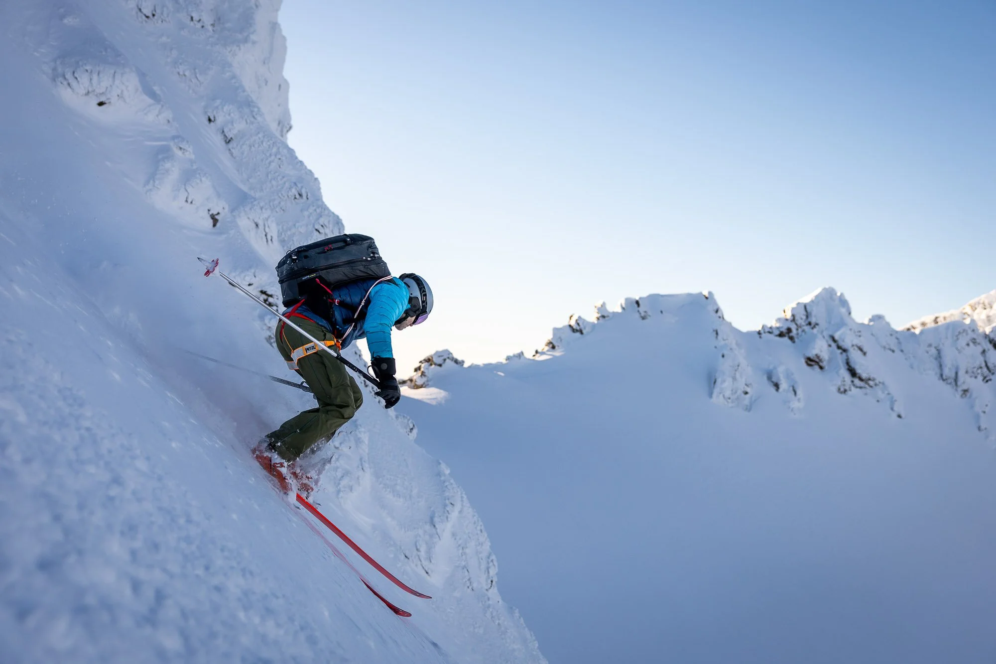 alpinistično smučanje strmina sneg