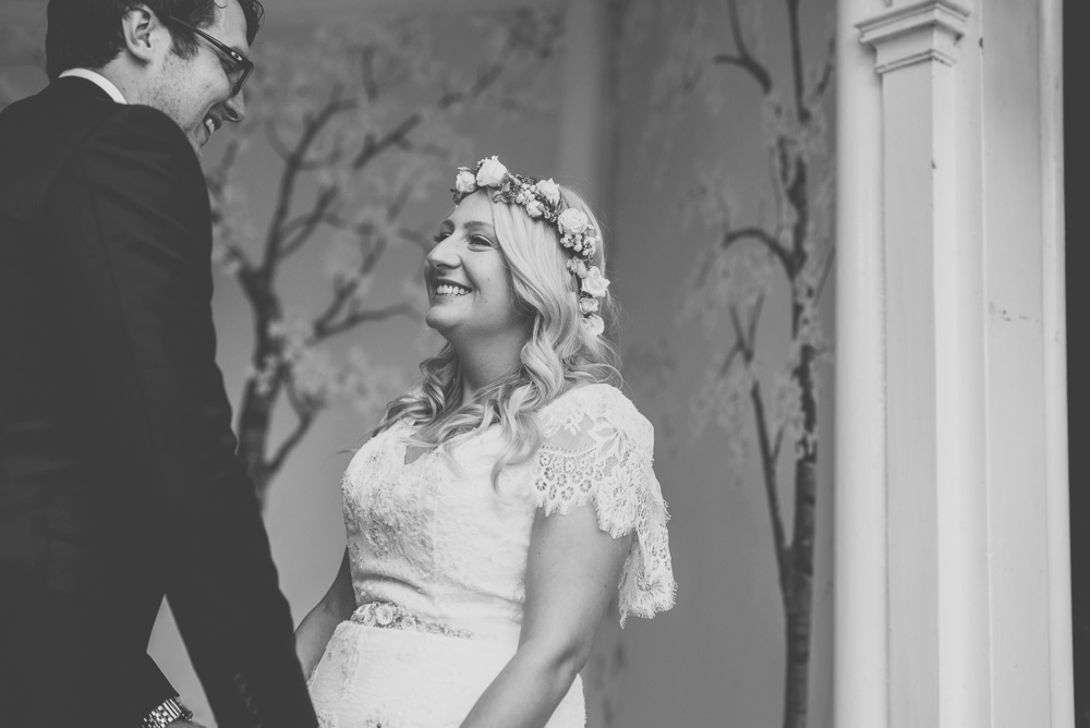 couple shots wasing park wedding day