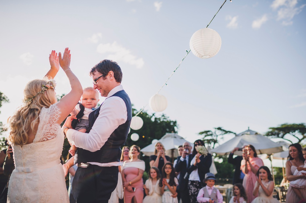 outdoor wedding first dance wasing park reading photography 