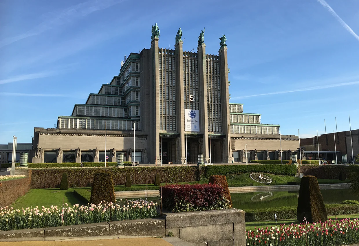  Messehallen er et barn av sin tid – bygget til verdensutstillingen i 1935 i skamløs, totalitær stil! 