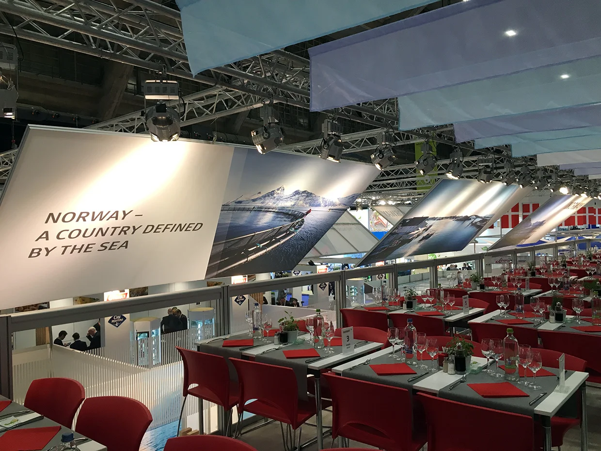  Fra restauranten i andre etasje. 