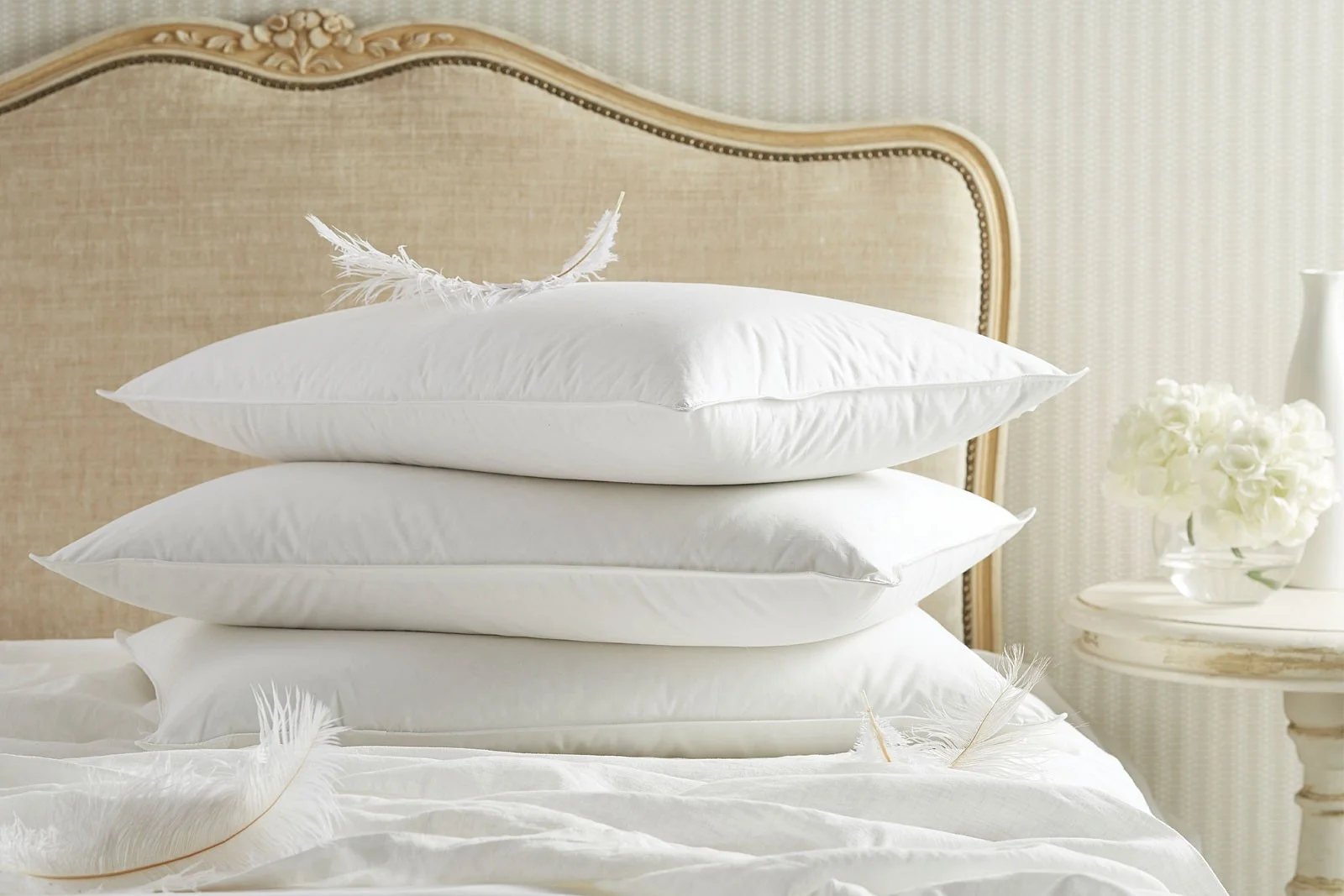 bedding essentials pillows