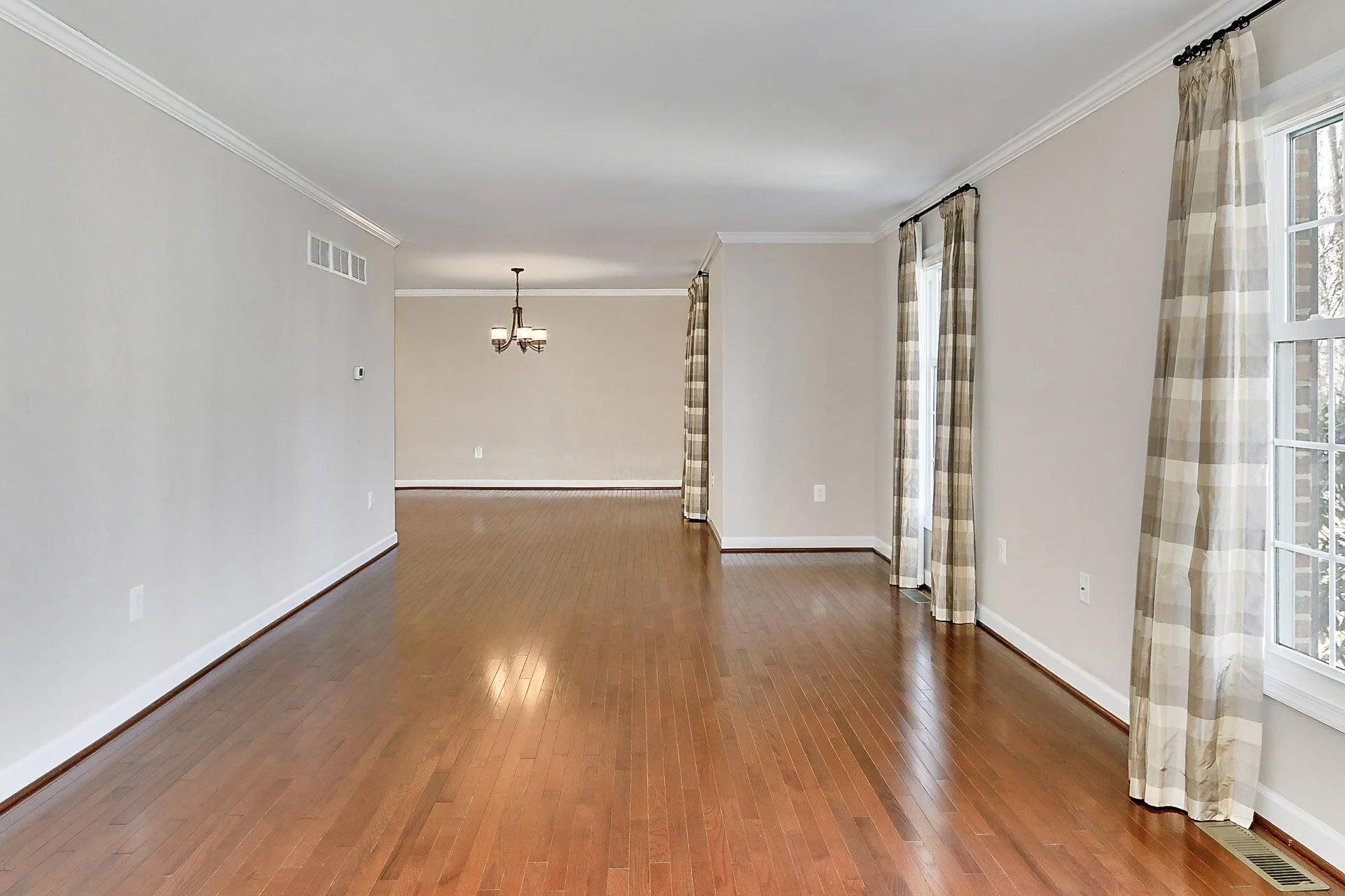 063 - 09 - Sylvan Glen Ln.jpg