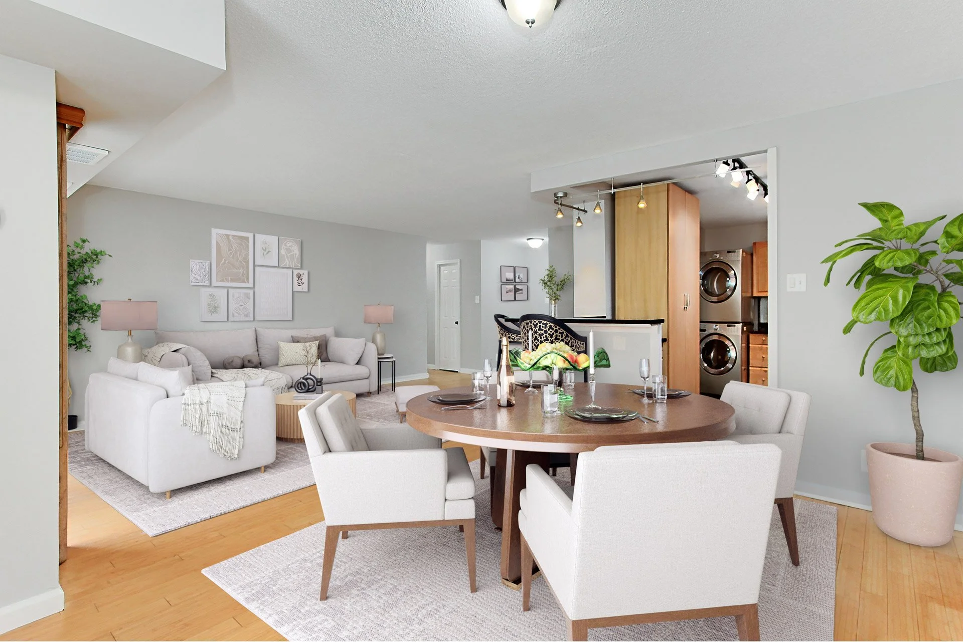 030 - 21 - Yoakum Pkwy Staged.jpg
