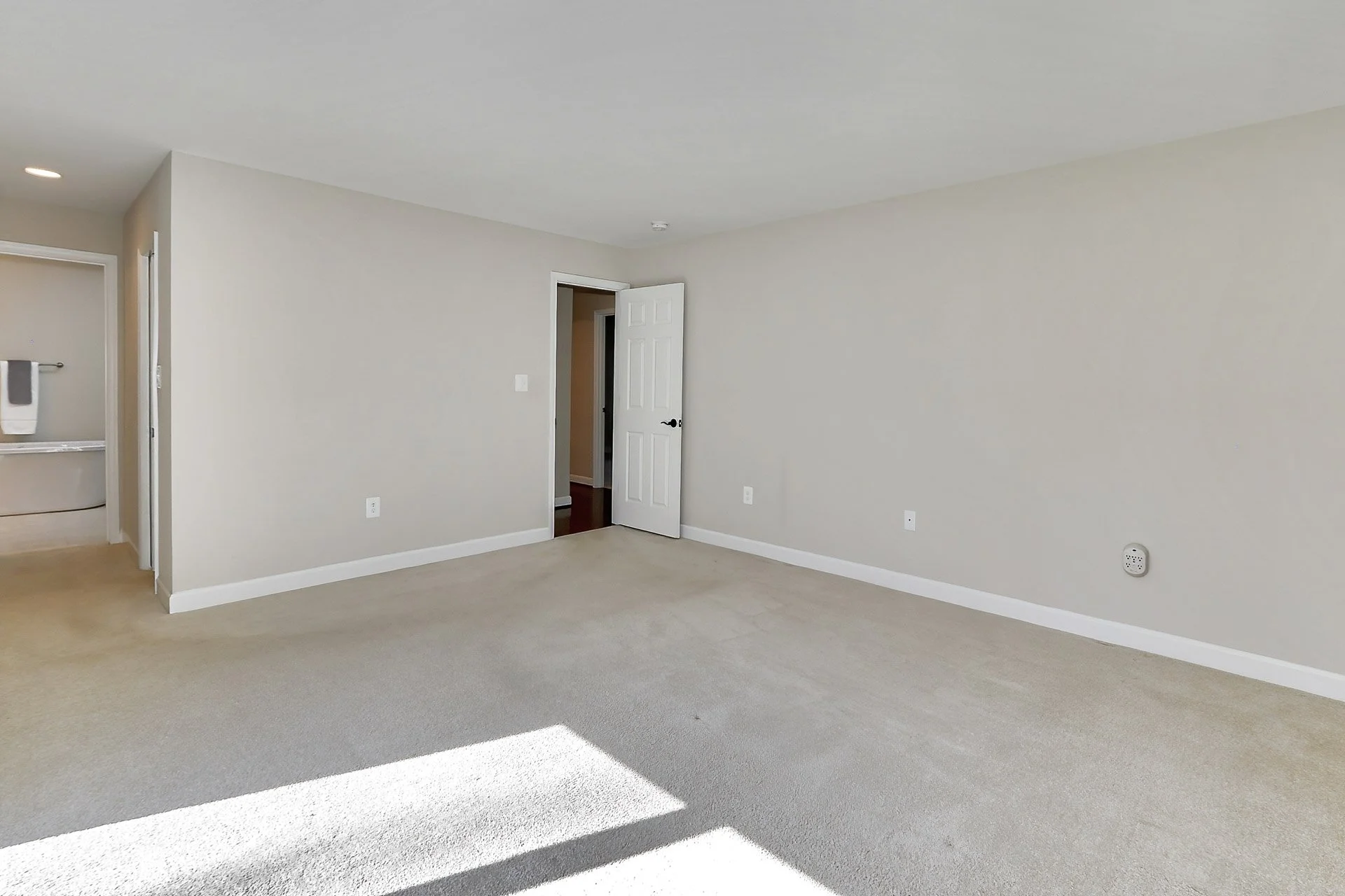 071 - 37 - Sylvan Glen Ln.jpg