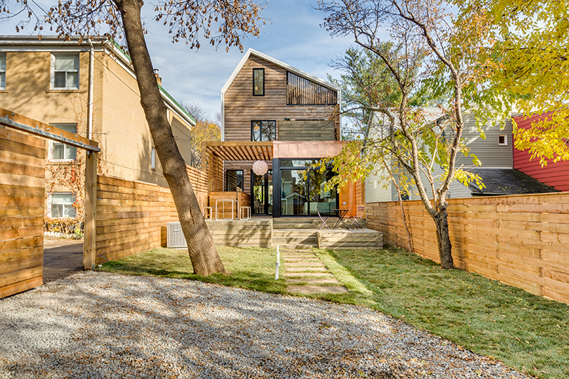 Herbert: A Modern Beach House