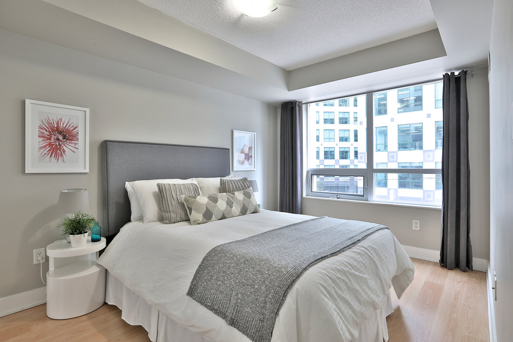  Condo Staging - Blue Jays Way 