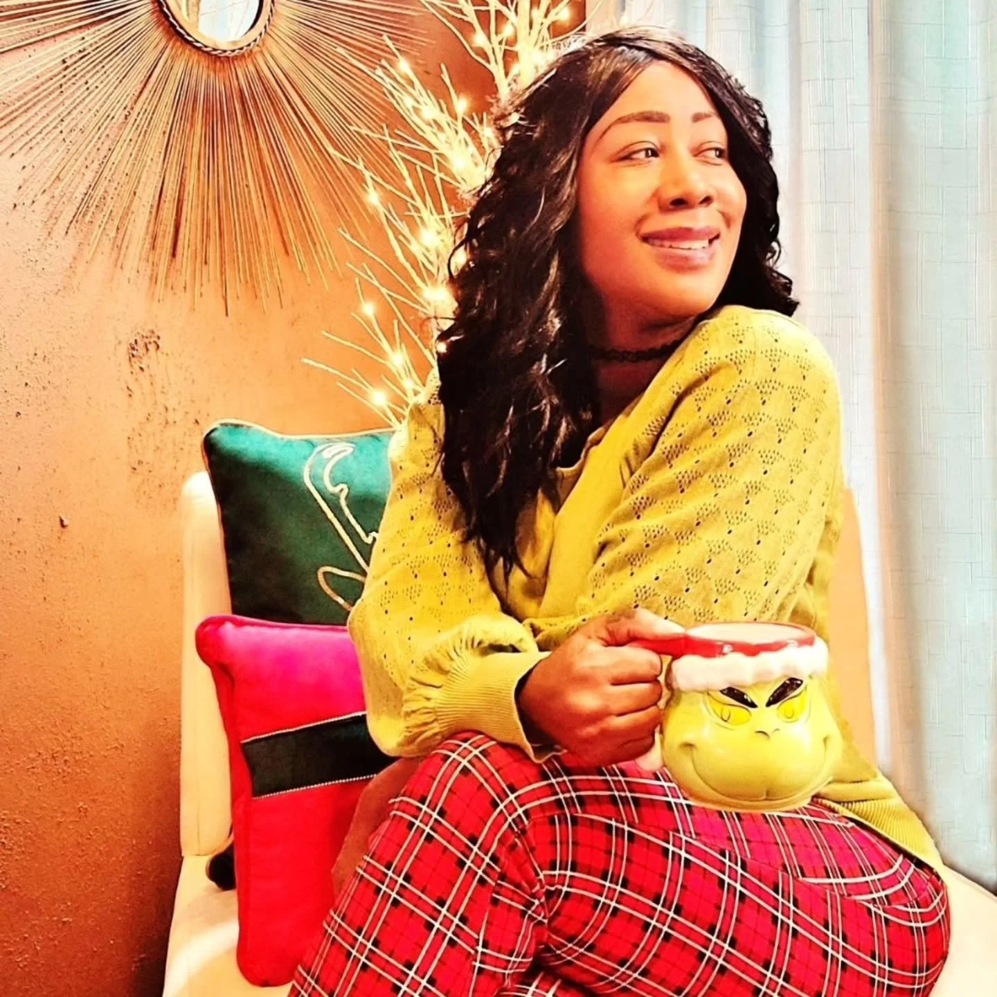 Kimberly C. Lyons: Wishing everyone a delightful holiday season! ❤️💚❤️
.
.
.
.
.
.
.
#christmas
#designer 
#design
#grinchchristmas 
#happyholiday