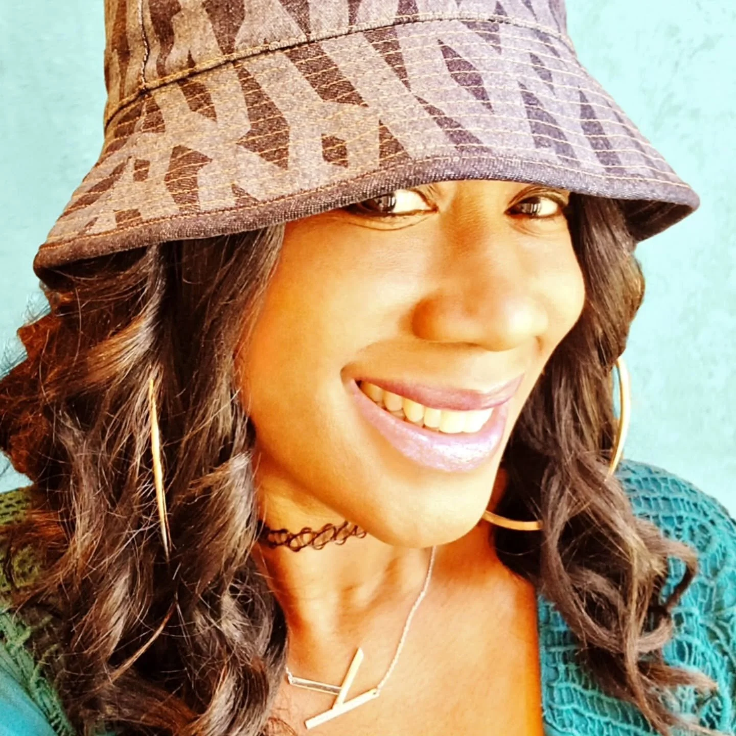 God's Child: When happiness radiates, it is an undeniable sign of God's presence. XK 🩵💛🩵
.
.
.
.
.
.
.
#blessed
#childofgod 
#designer 
#happiness 
#presence