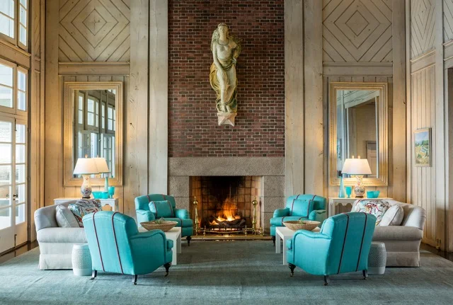 Living Room Seat. Center_WJ 5_2017.jpeg