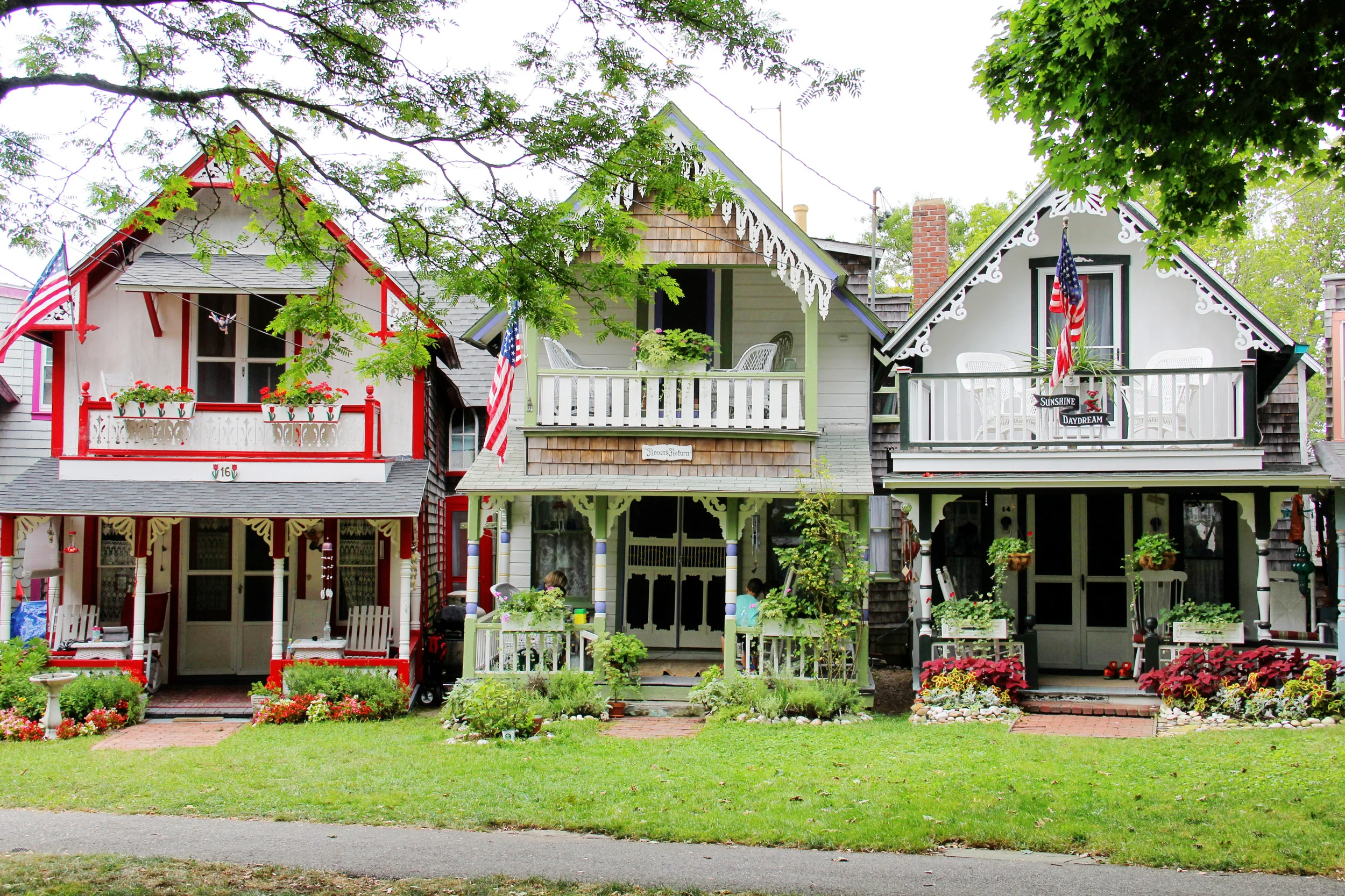 Oak bluffs gingerbread cottages