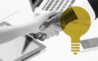 thumb_Business_B2B_Handshake_Laptop_Success.jpg