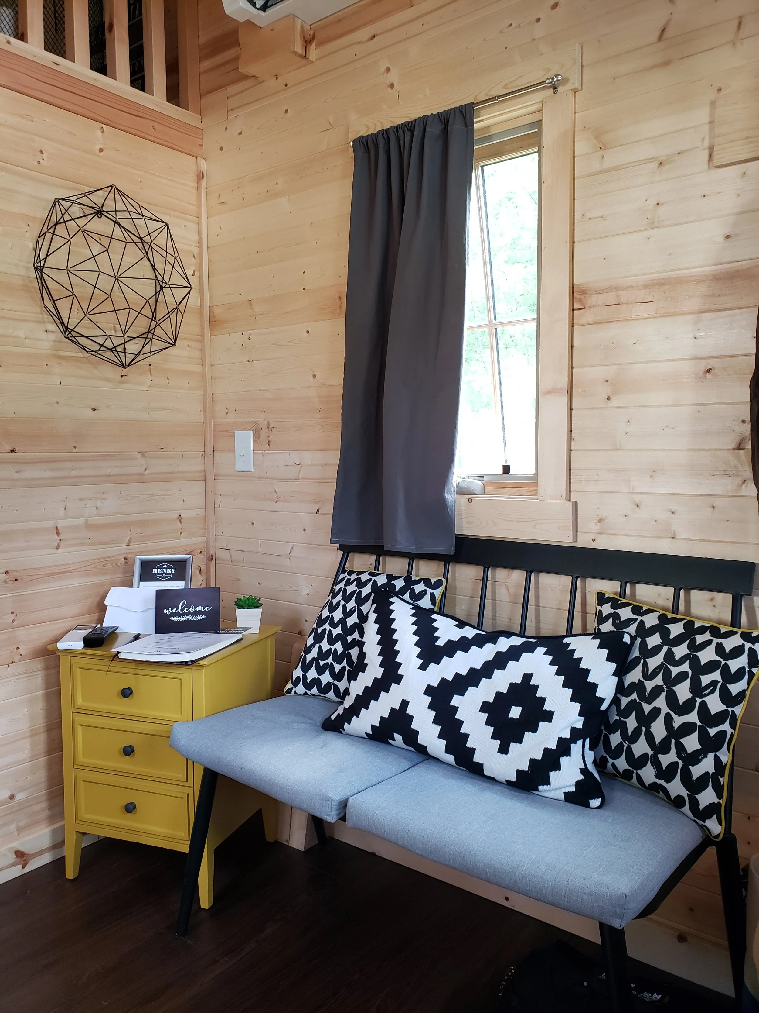 tinyhouselivingroom.jpg