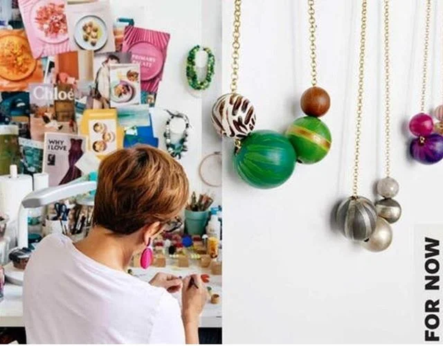 GIVEAWAY!!! @elizabethcraneswartz will be in at @its.fornow's new Wellesley location for two days holding a customize-your-own necklace workshop.

This style of 4 hand-painted beads on a gold chain is exclusive to the workshop and especially one-of-a-kind since you will be choosing your own beads. You'll be sure to walk away with something truly special - and we're giving away a pair of tickets all you need to do is 1) follow us on insta 2) tag a friend in the comments! 
Learn more about the event via the link in our profile. Contest closes at midnight tonight!