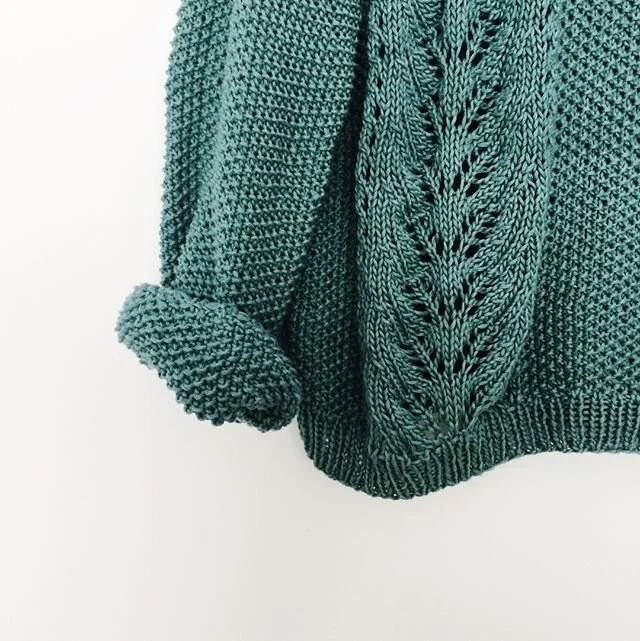 It's been a while since any of us have been shopping, and we're learning to embrace a minimal wardrobe. New on the blog, we've got a guide for keeping those zoom-ready outfit favs looking crisp & fresh! 
#justusgals #zoom #zoomoutfit #wfh #boston #bostonblogger #bostonbloggers #bostonbusinesswomen #leaninboston #masswomen #fempire #capsulewardrobe #minimalwardrobe #ecofashion #sustainability