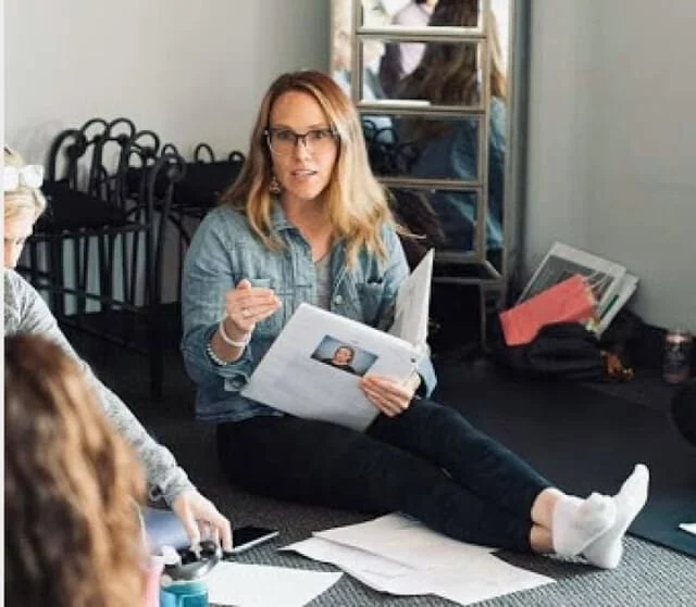 "Women are craving more authenticity; they are desperate to have a safe space to take off their masks and see other women do the same." Kristie Dean founded @TheSoulProjectstories to foster just that: Raw truths from real women. Learn more about this amazing photo documentary & community via link in profile. 
#boston #bostonblogger #bostonbloggers #femalefounders #bostonbusiness #bostonbusinesswomen #bostonbusinesswoman #fempire #leaninboston #masswomen