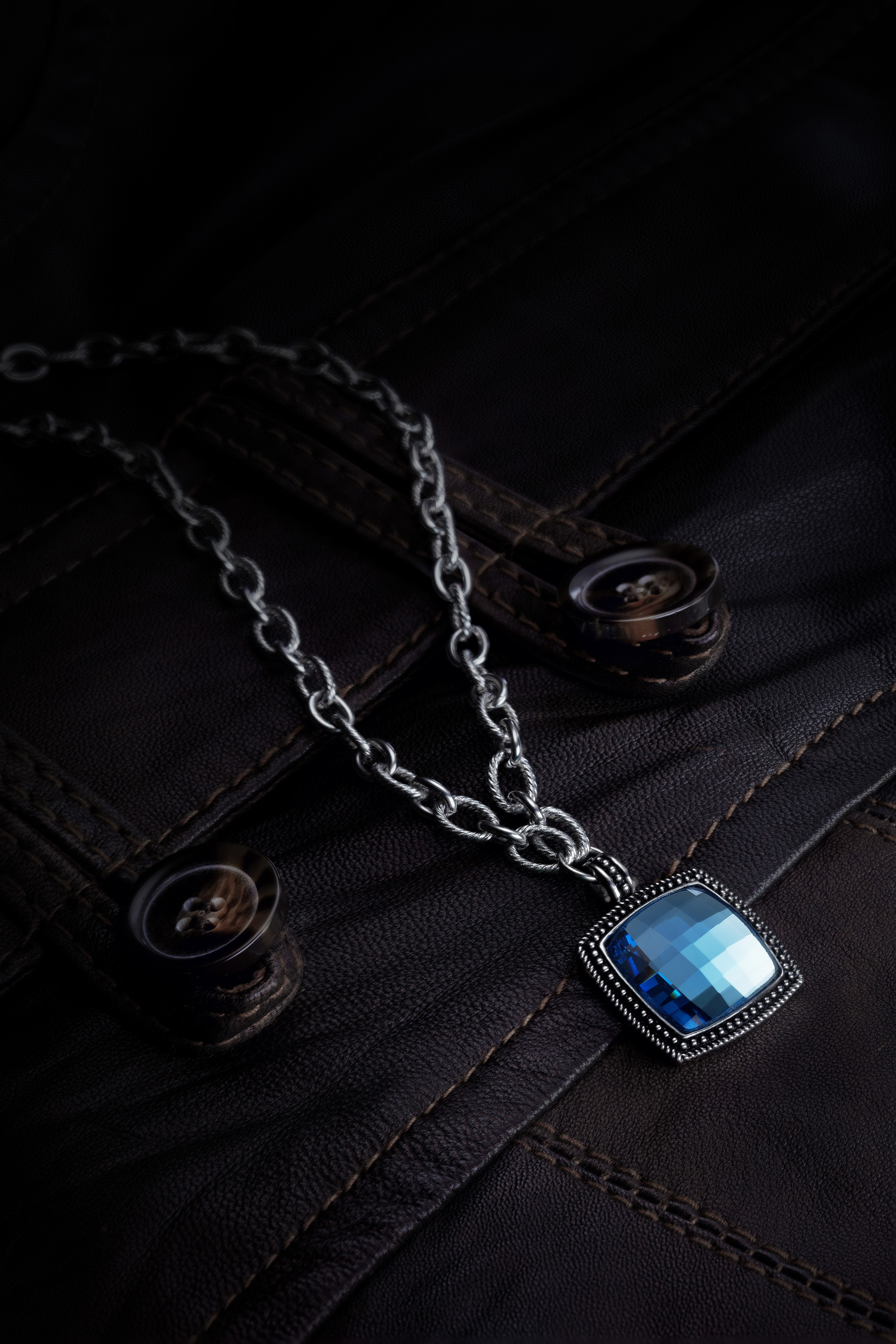 Fashion pendant in silver