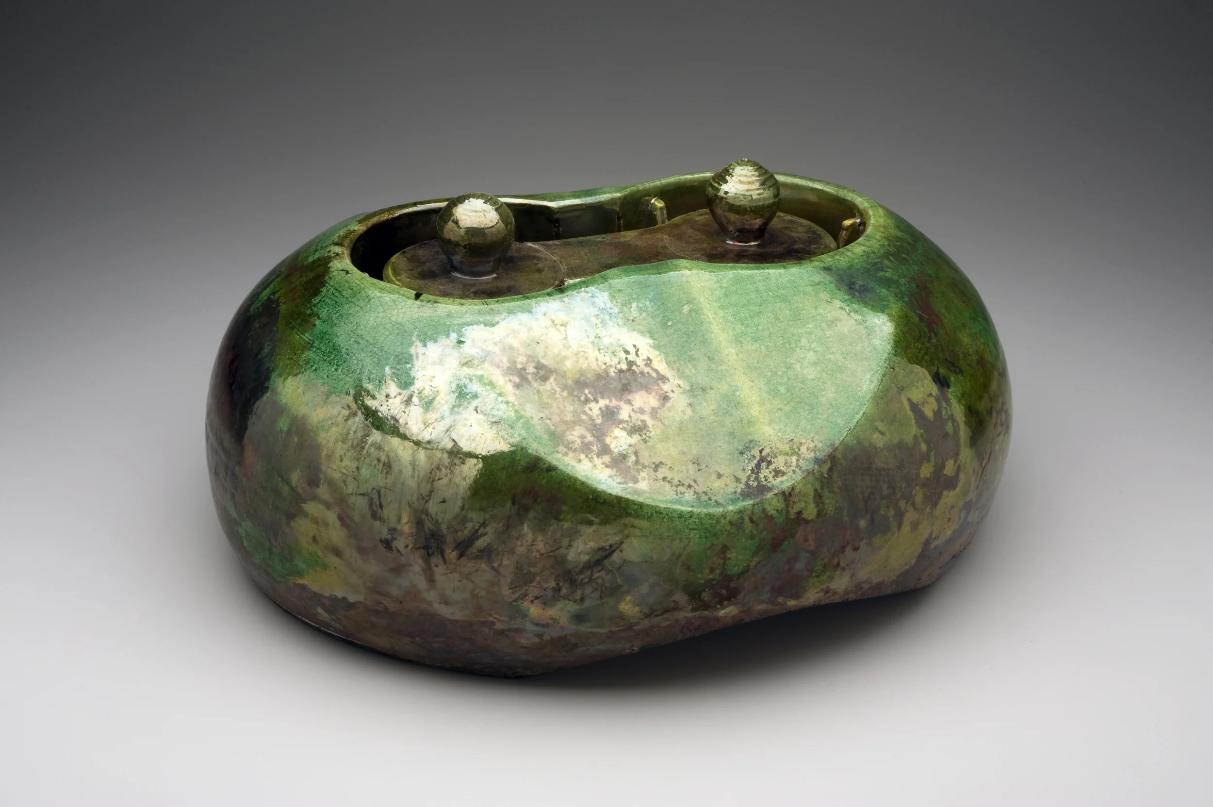 Santuario verde , 17.78 x 38.1 x 35.56 cm / 7" x 15" x 14"
