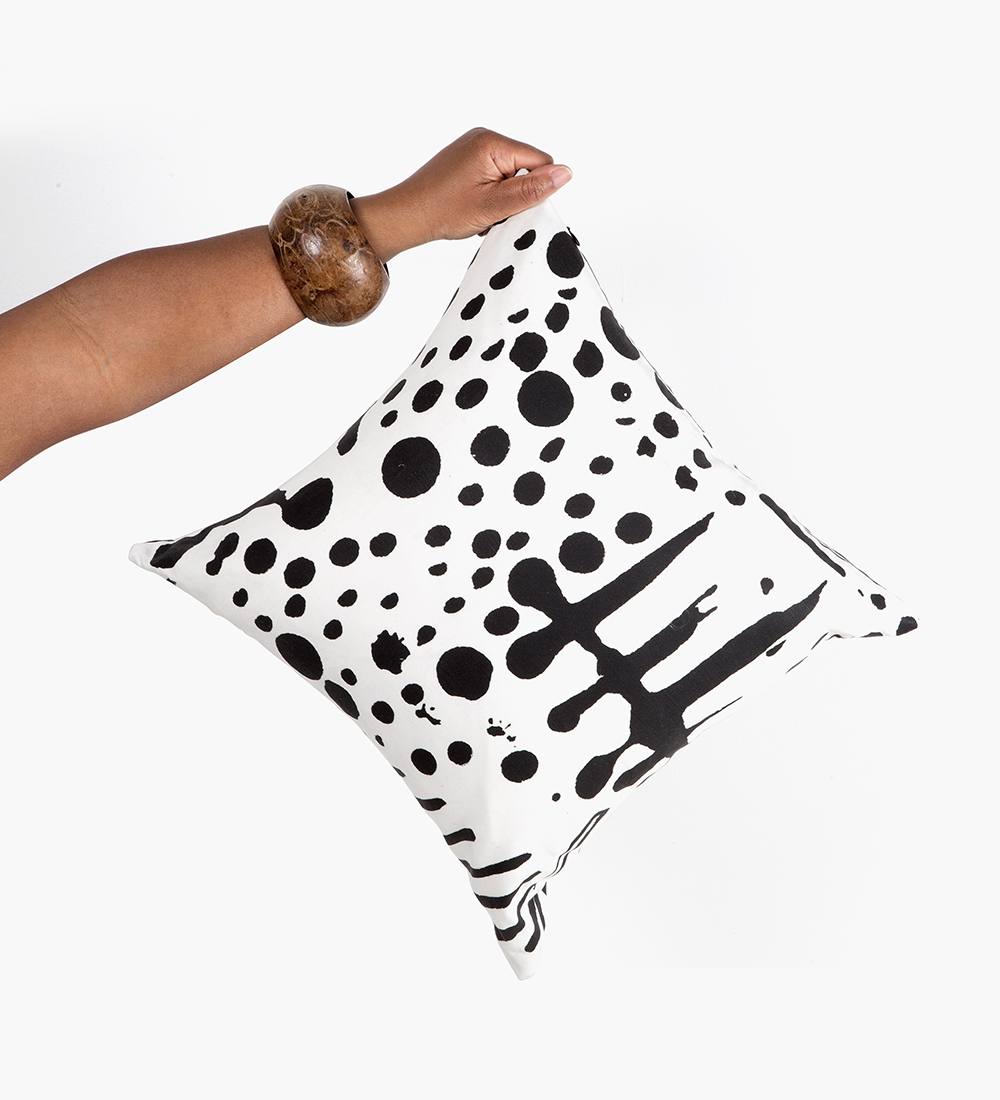 tafui-scattered-stones-cushion.jpg