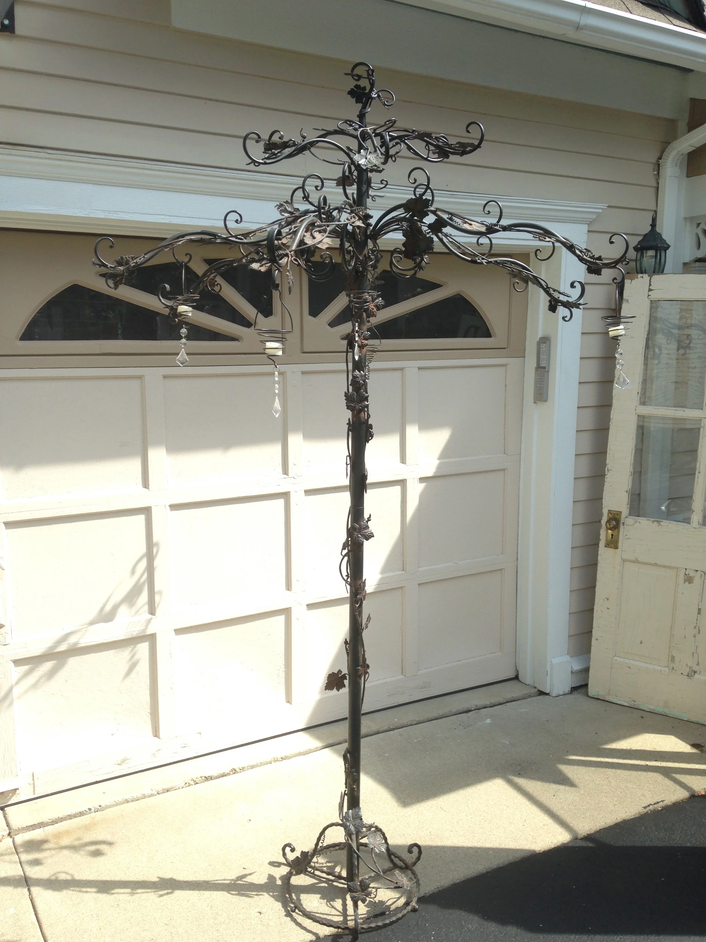 Metal Grape Tree w/ hanging Votives